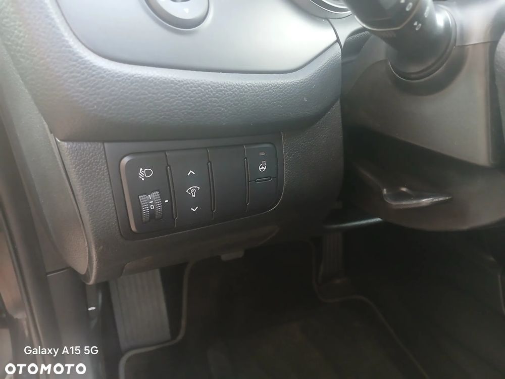 Kia Ceed - 11