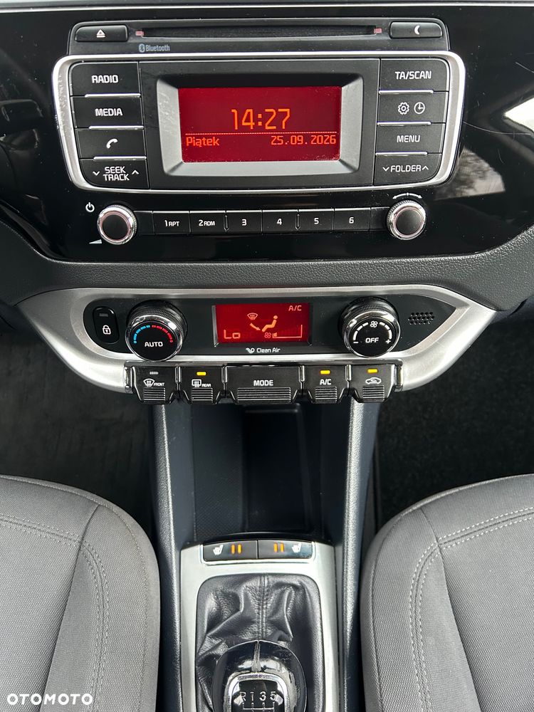 Kia Rio 1.4 Dream Team Edition - 17