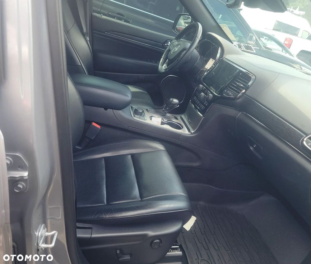 Jeep Grand Cherokee - 14
