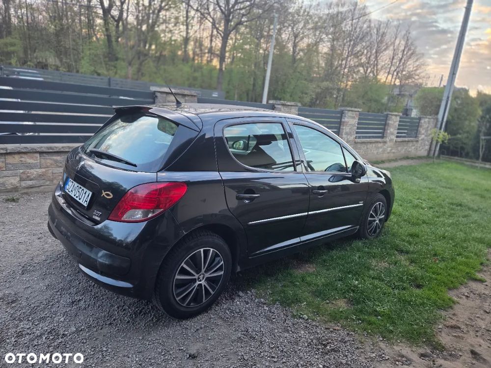 Peugeot 207 90 HDi FAP (Blue Lion) 98G - 3