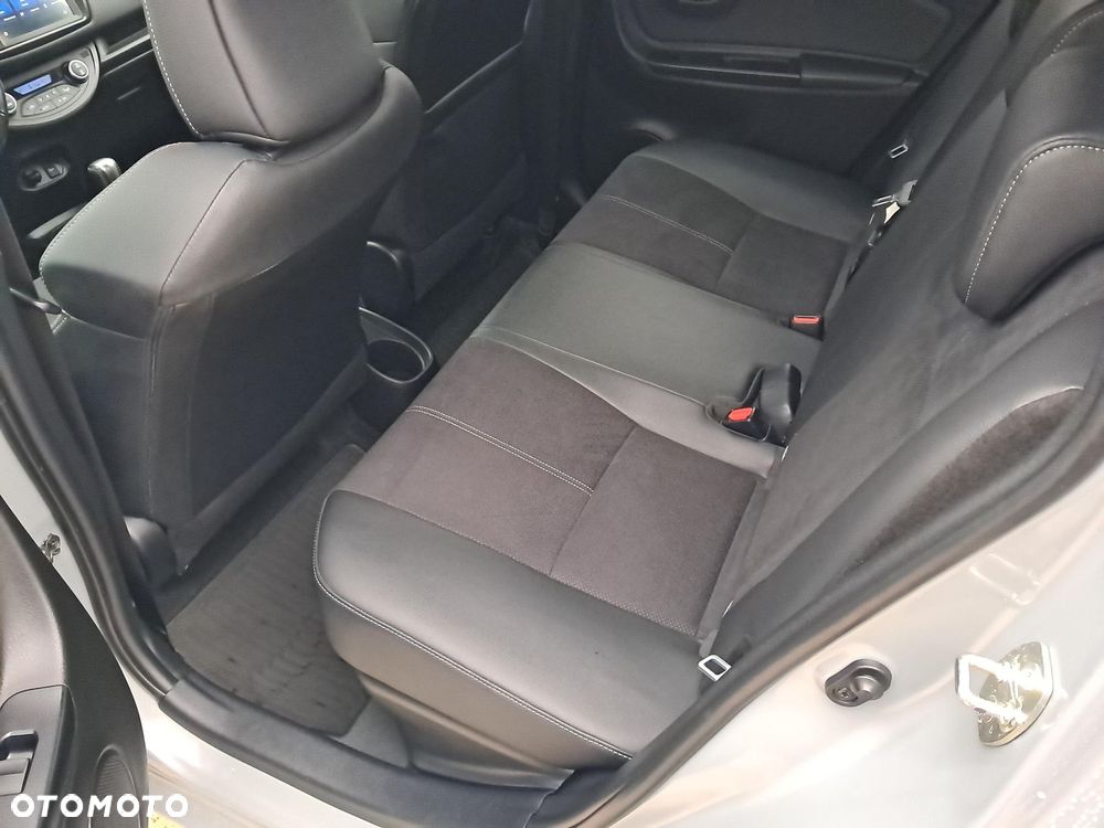 Toyota Yaris - 10