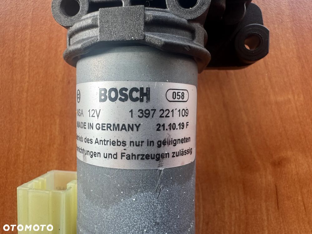 ZAWIASY SIŁOWNIK KLAPY ELEKTRYCZNEJ AUDI A4 B9 8W0827851D 8W0827852D - 5