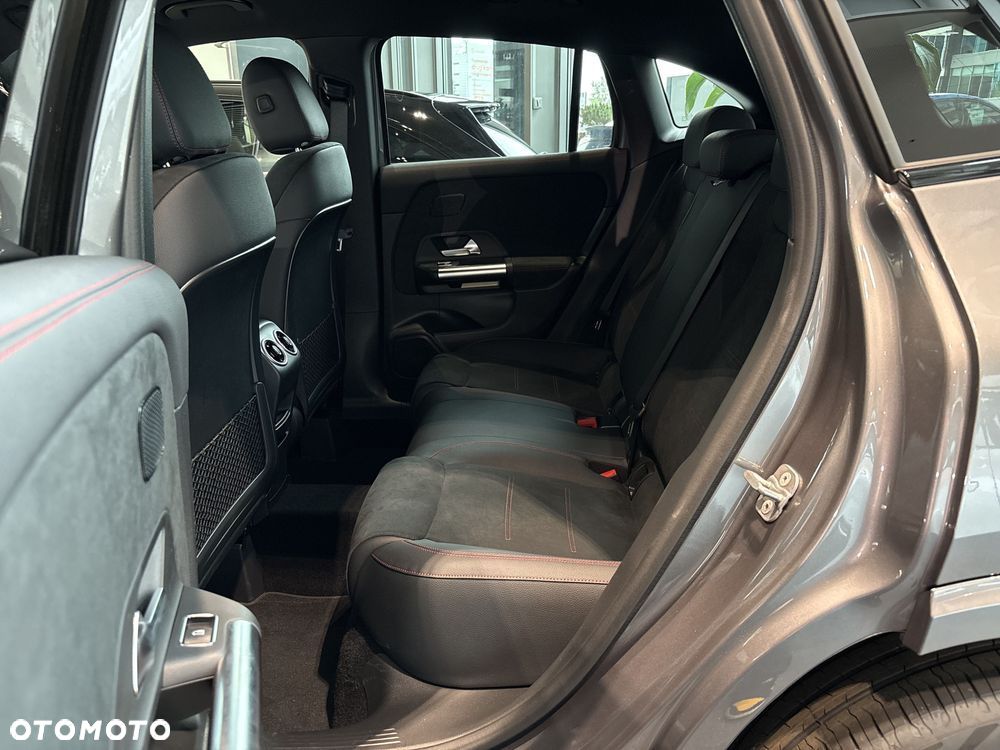 Mercedes-Benz GLA 200 mHEV AMG Line 7G-DCT - 8