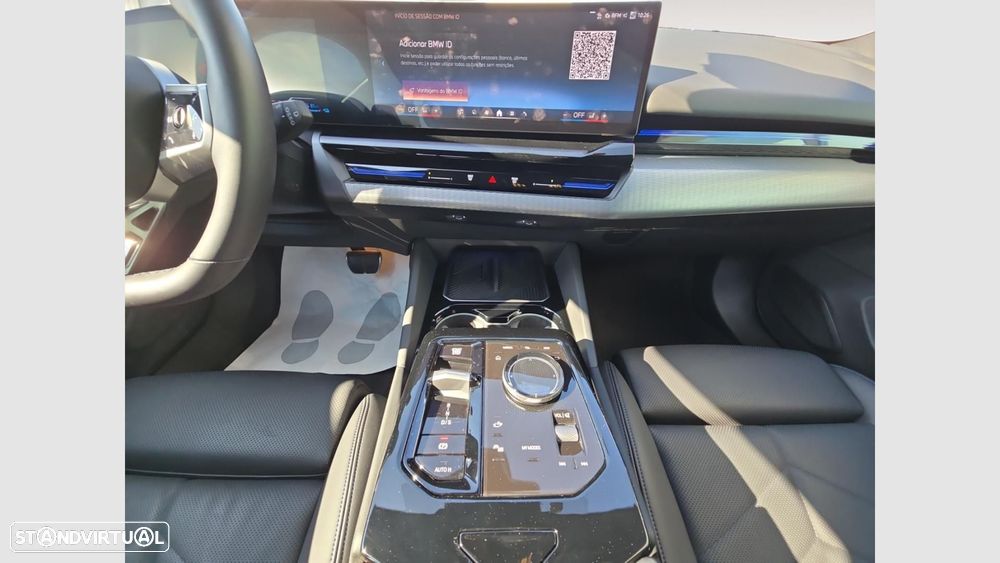 BMW 530 e Pack Desportivo M - 13