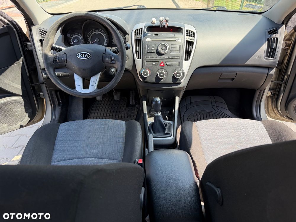 Kia Ceed - 3