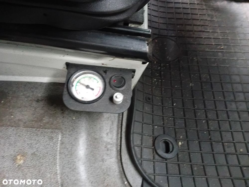 Volkswagen Crafter - 11