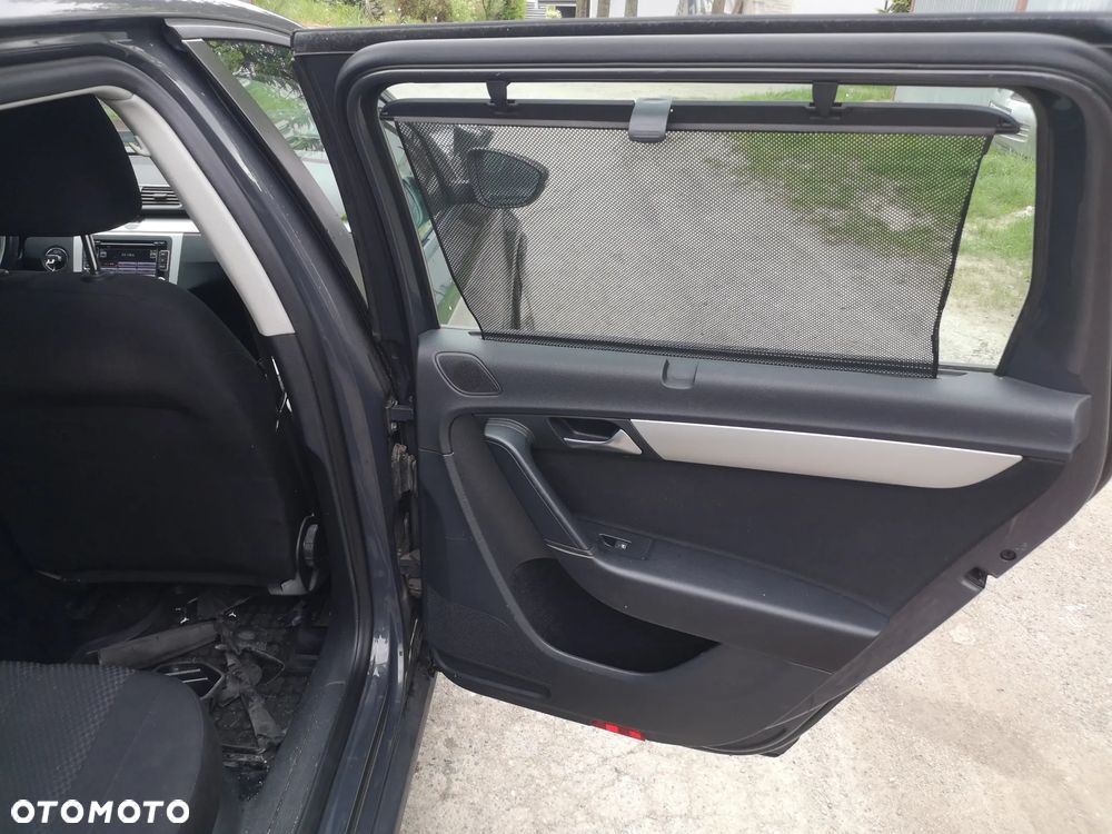 Volkswagen Passat 1.6 TDI BlueMotion - 19