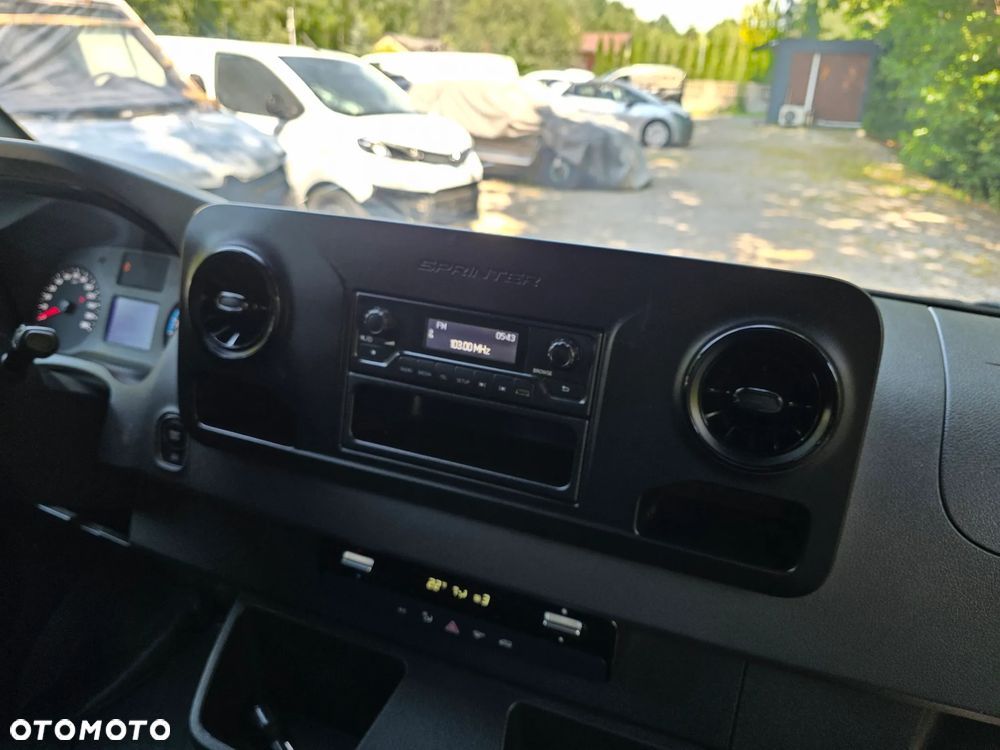 Mercedes-Benz SPRINTER - 12