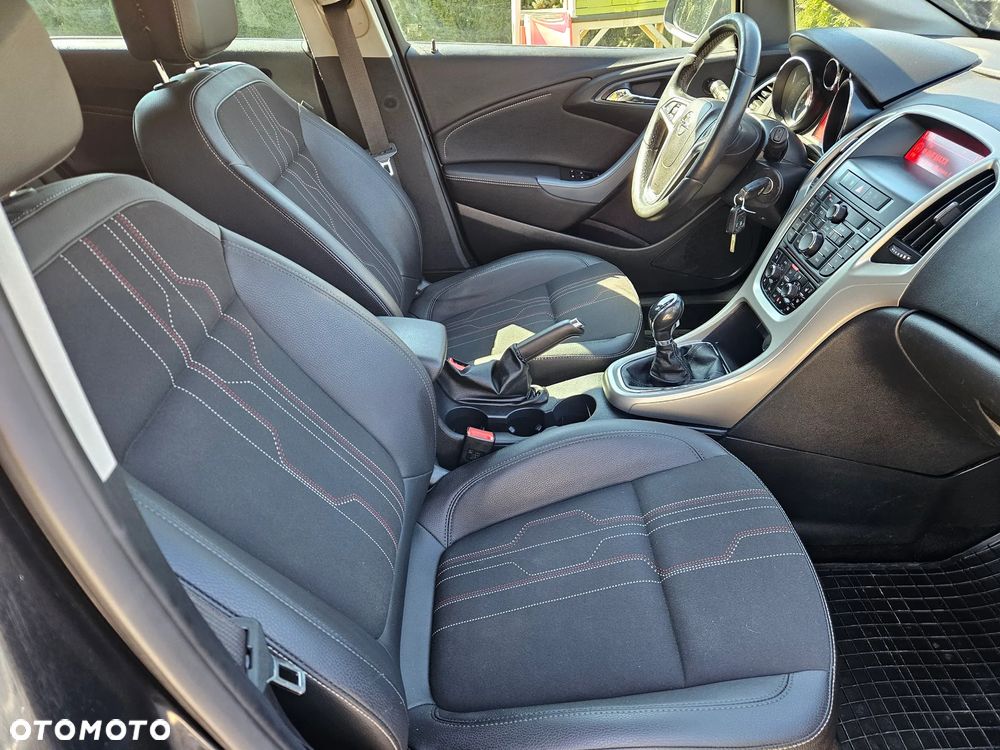 Opel Astra 1.7 CDTI DPF 150 Jahre - 12