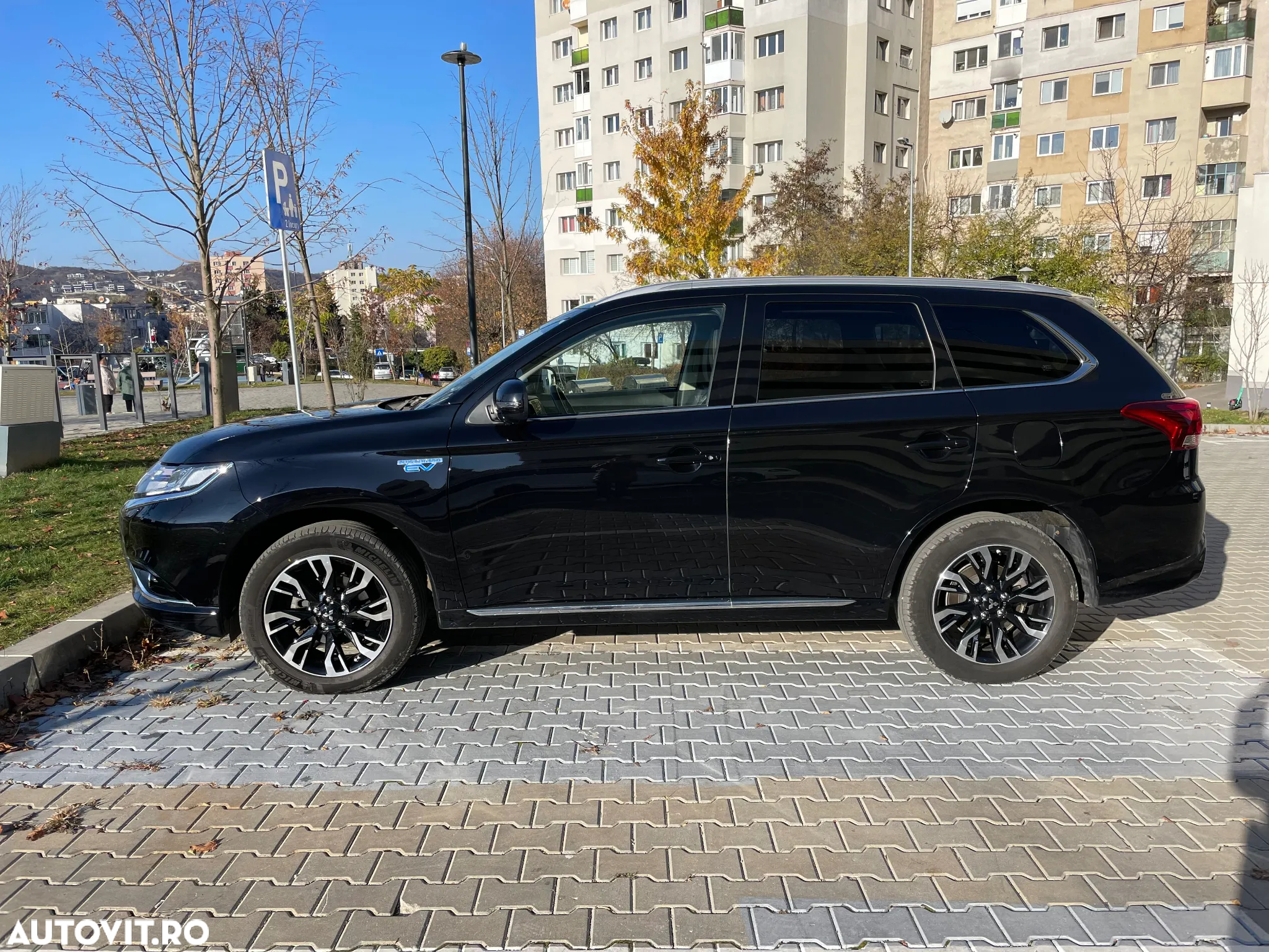 Mitsubishi Outlander - 7