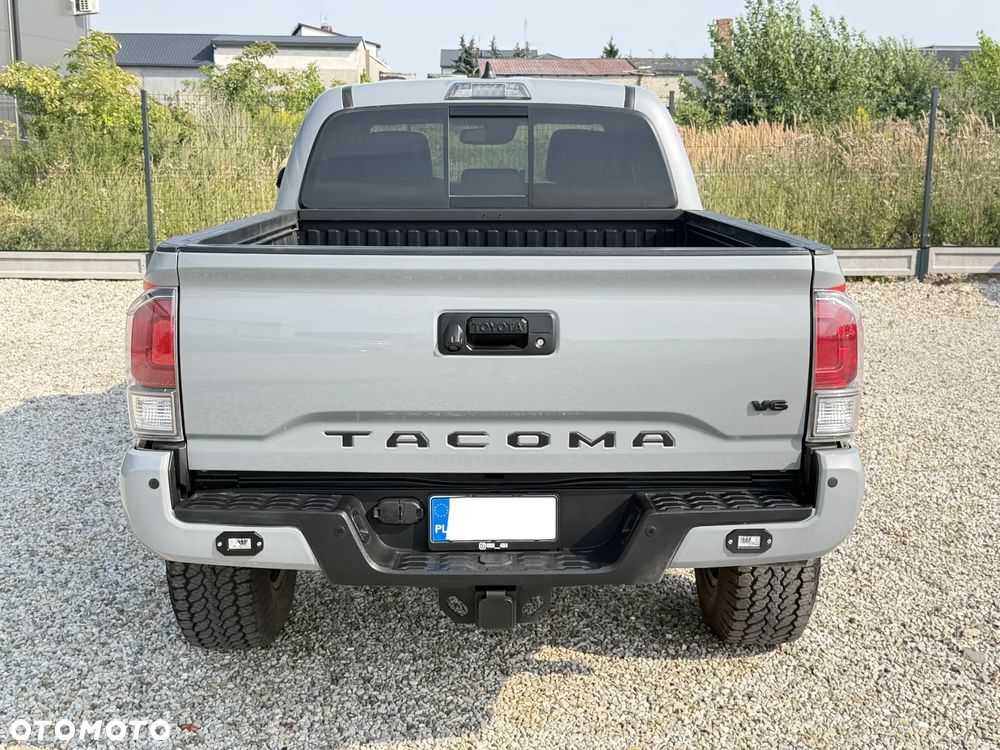 Toyota Tacoma - 13