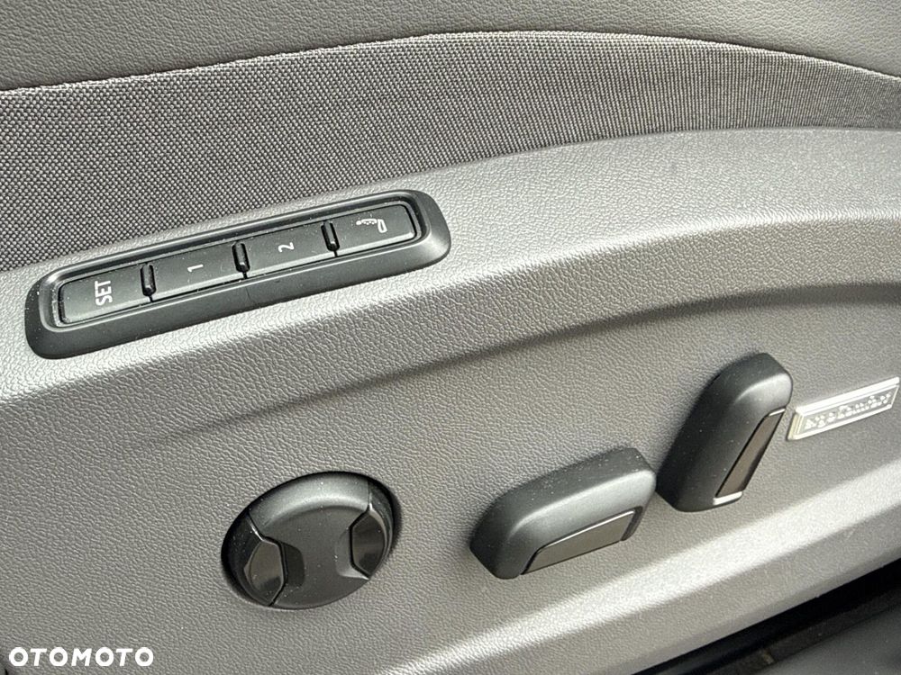 Volkswagen Multivan 2.0 TSI L2 Style DSG - 13