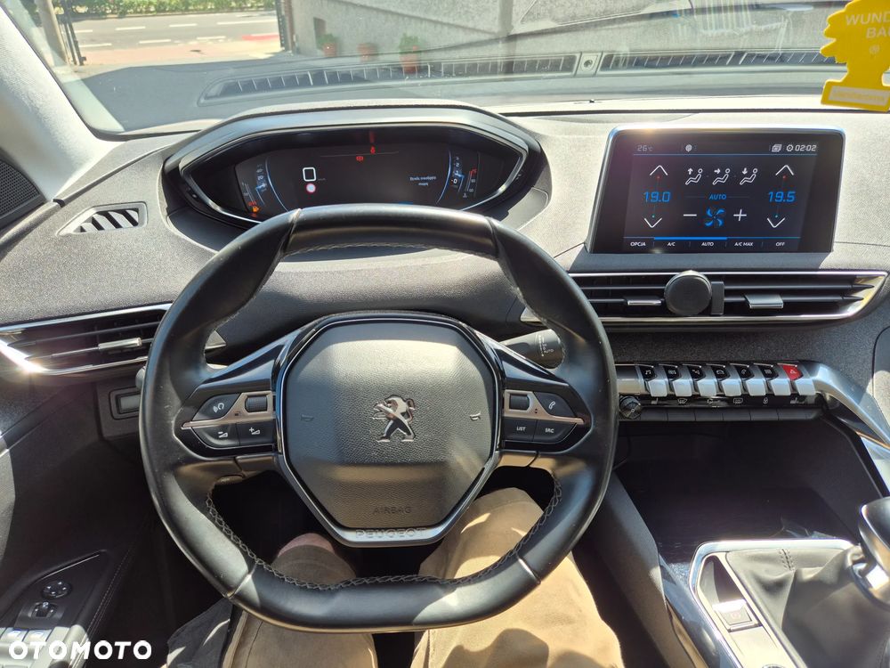 Peugeot 5008 1.5 BlueHDi Allure S&S - 17