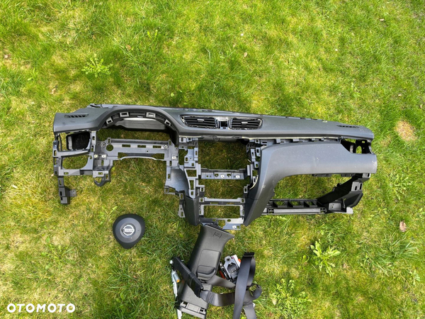 Nissan Qashqai II J11 KONSOLA DESKA PASY BEZPIECZEŃSTWA SENSOR AIRBAG