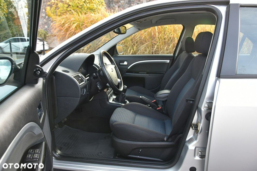 Ford Mondeo - 16