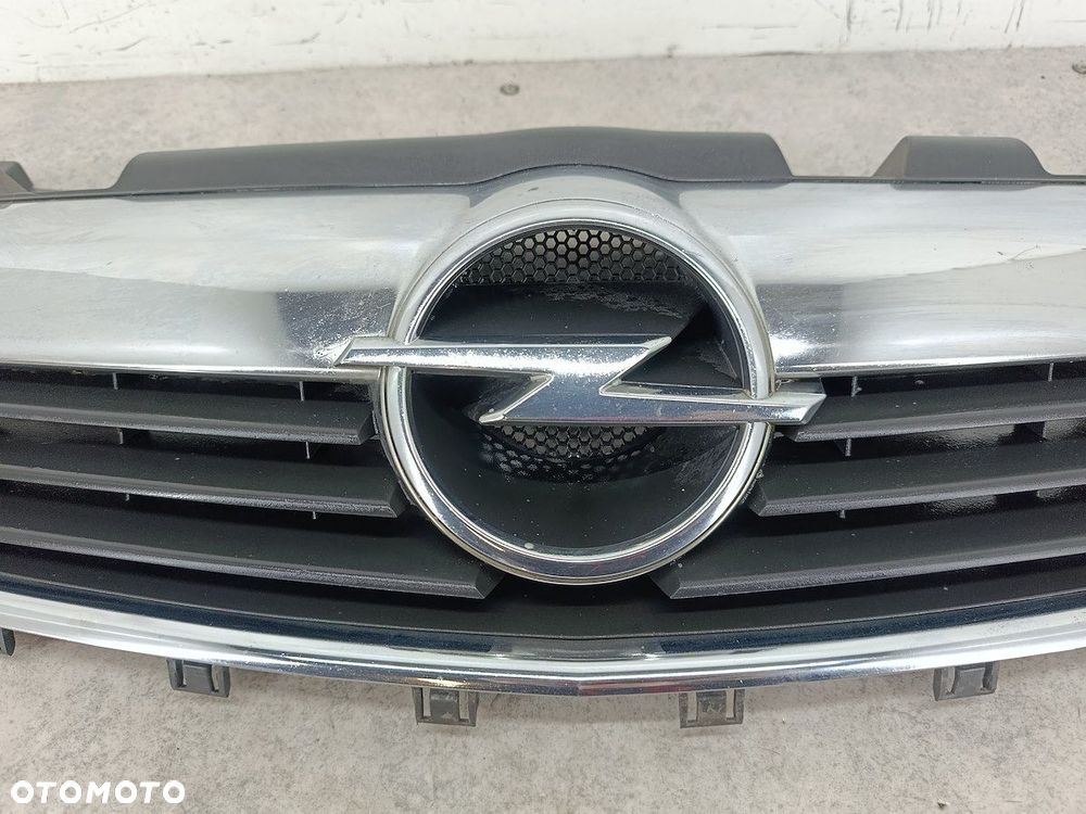 ATRAPA GRILL GRIL OPEL ZAFIRA B 13136136  13150867  13150868  13136138 1.9 - 3