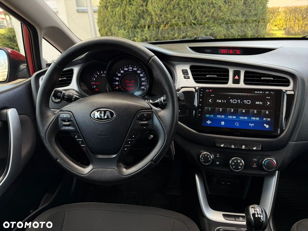 Kia Ceed 1.4 CRDi 90 SW Vision - 28