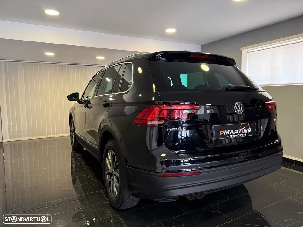 VW Tiguan 1.6 TDI Confortline - 24