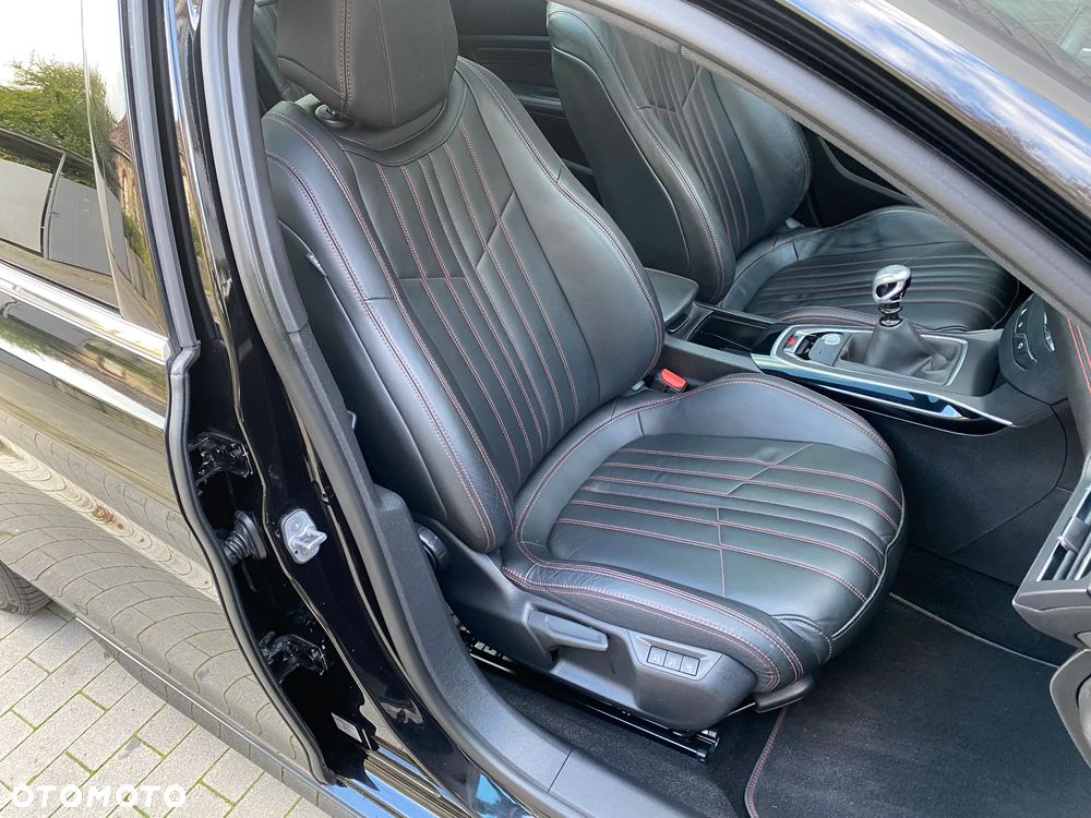 Peugeot 308 - 35