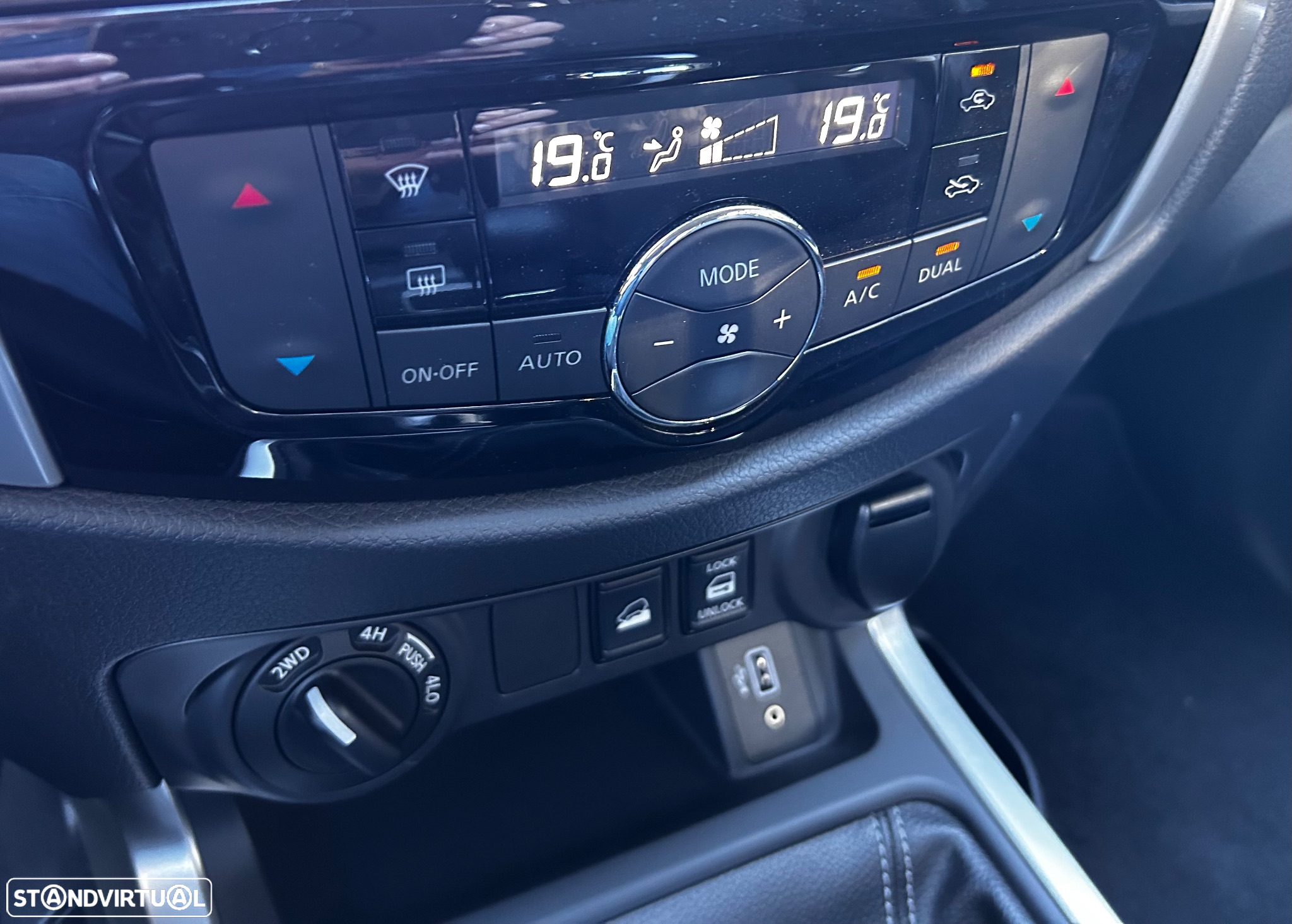Nissan Navara 2.3 dCi CD 4WD N-Connecta Nav - 15