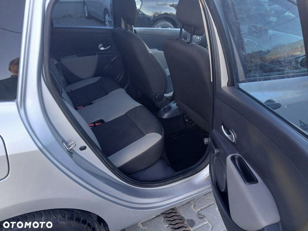 Renault Clio 1.2 16V Life - 13