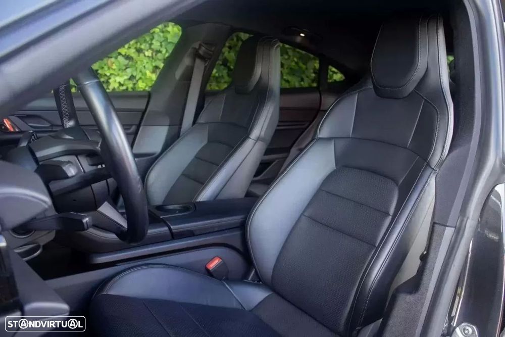 Porsche Taycan 4 Black Edition - 13