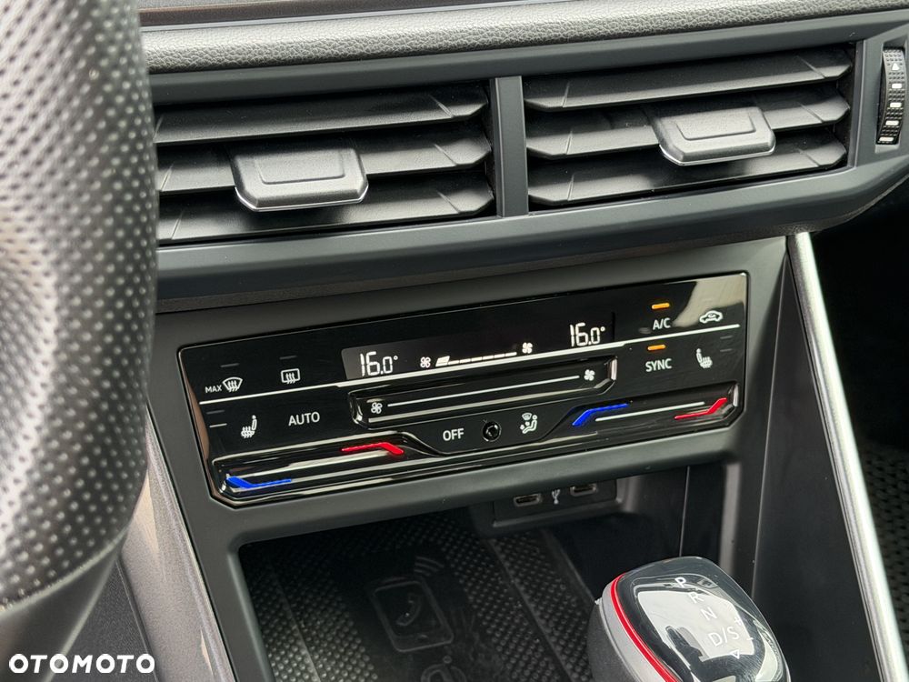 Volkswagen Polo - 28