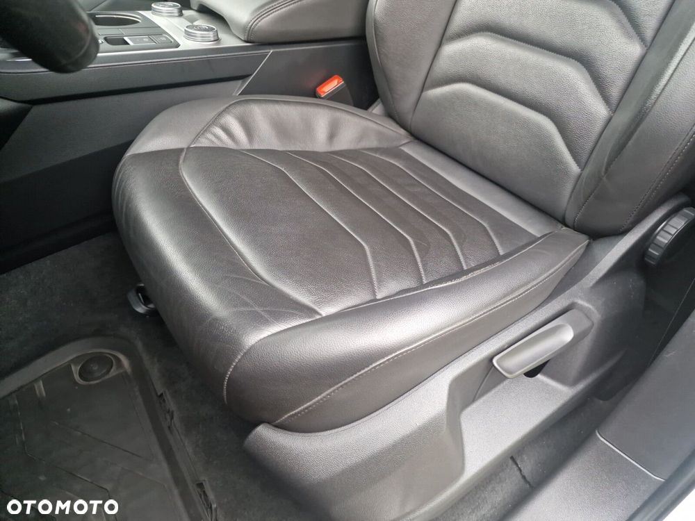 2023 Volkswagen Touareg 3.0 V6 TDI SCR 4Mot Elegance, photograph 12