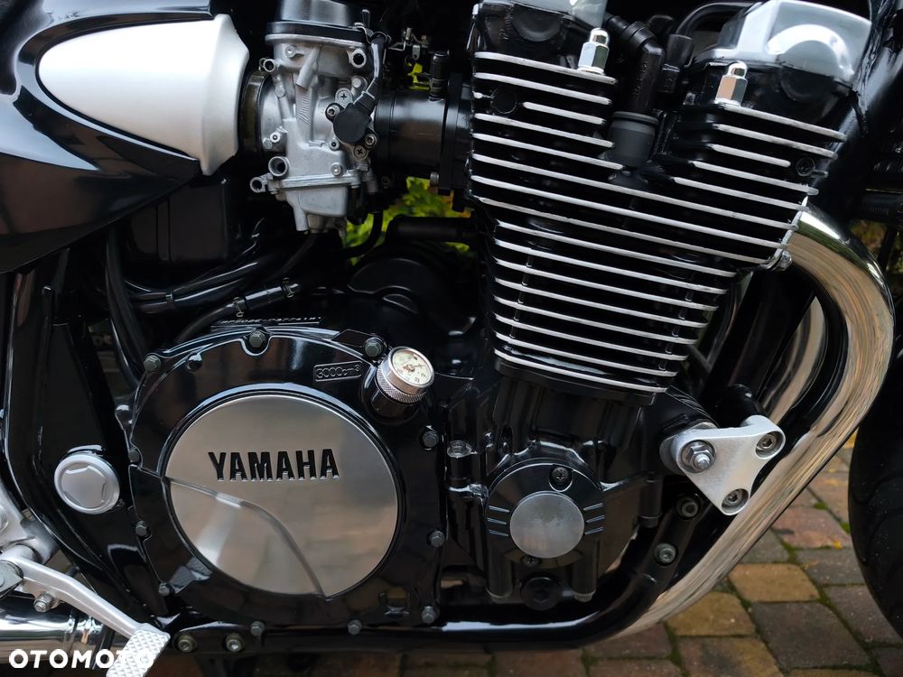 Yamaha XJR - 7