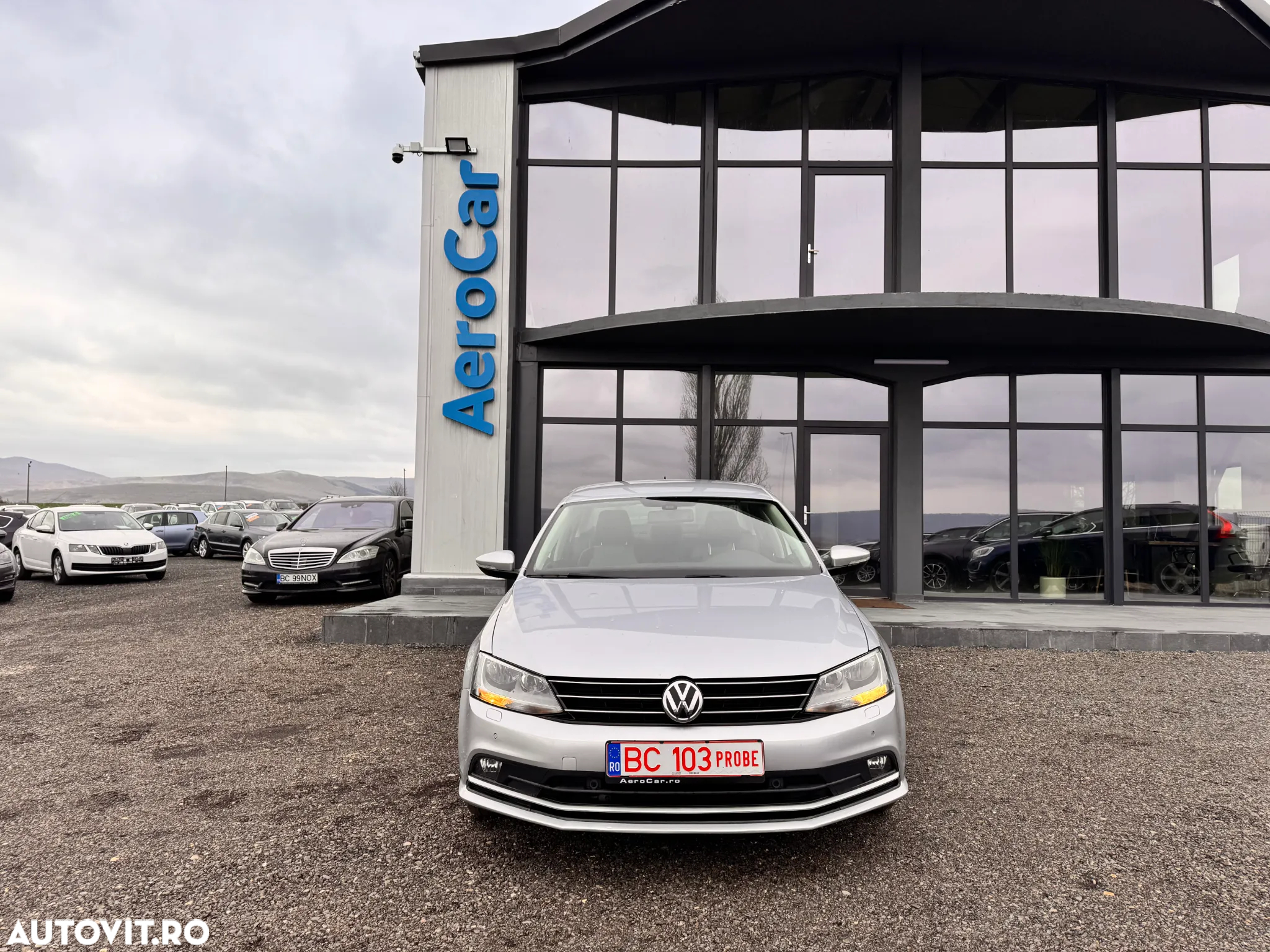 Volkswagen Jetta 2.0 TDI DSG BlueMotion Technologie - 2