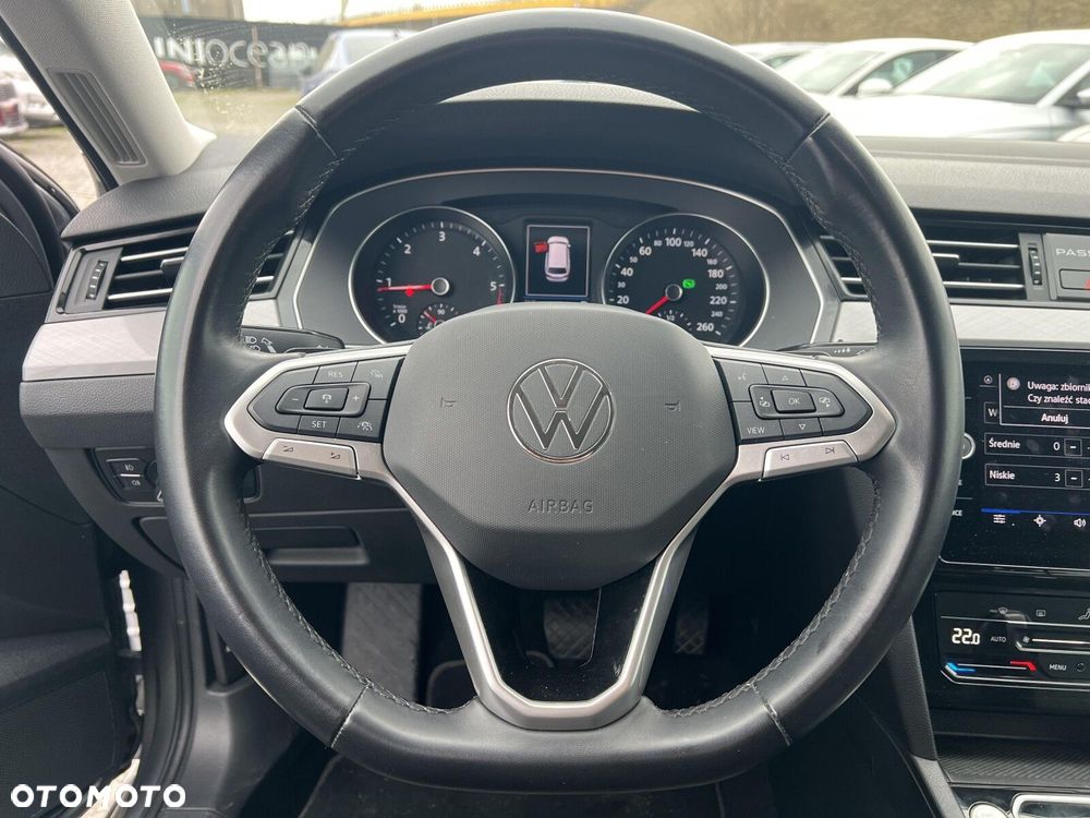 Volkswagen Passat - 20