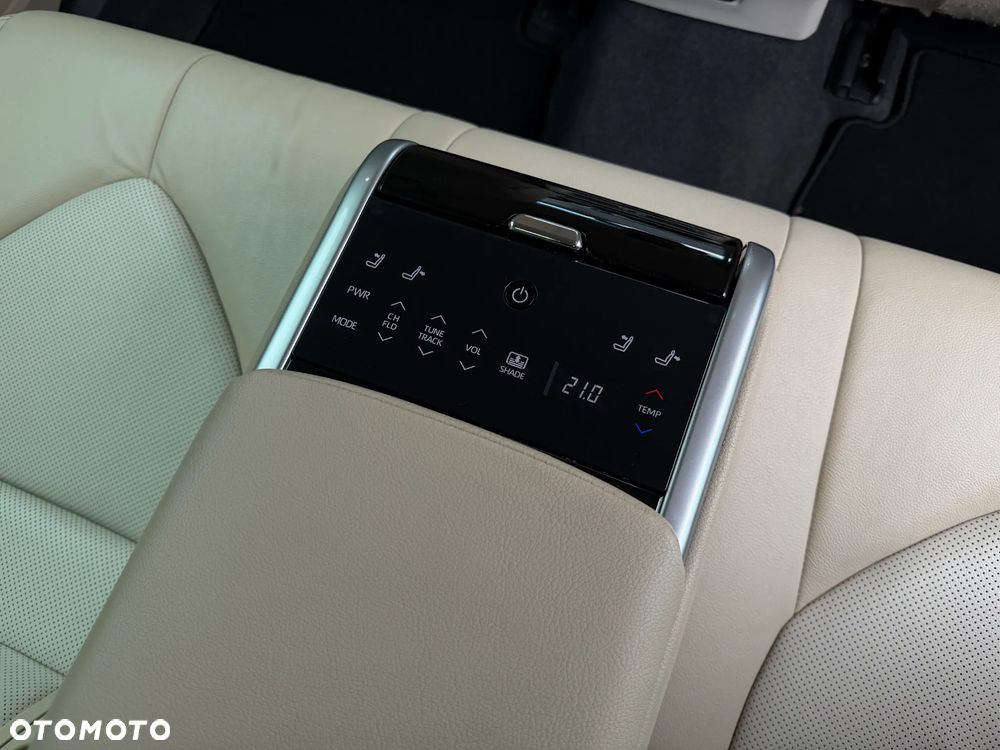 Toyota Camry 2.5 Hybrid Executive CVT - 30
