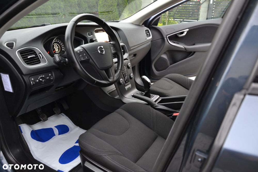 Volvo V40 D2 Drive-E SCR Momentum - 16