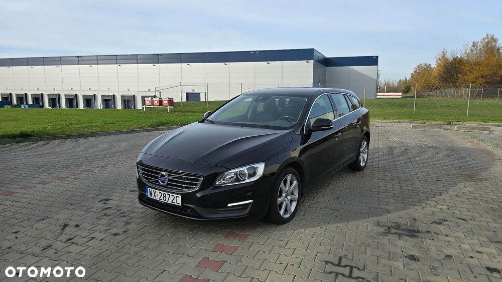 Volvo V60 D4 Momentum - 1