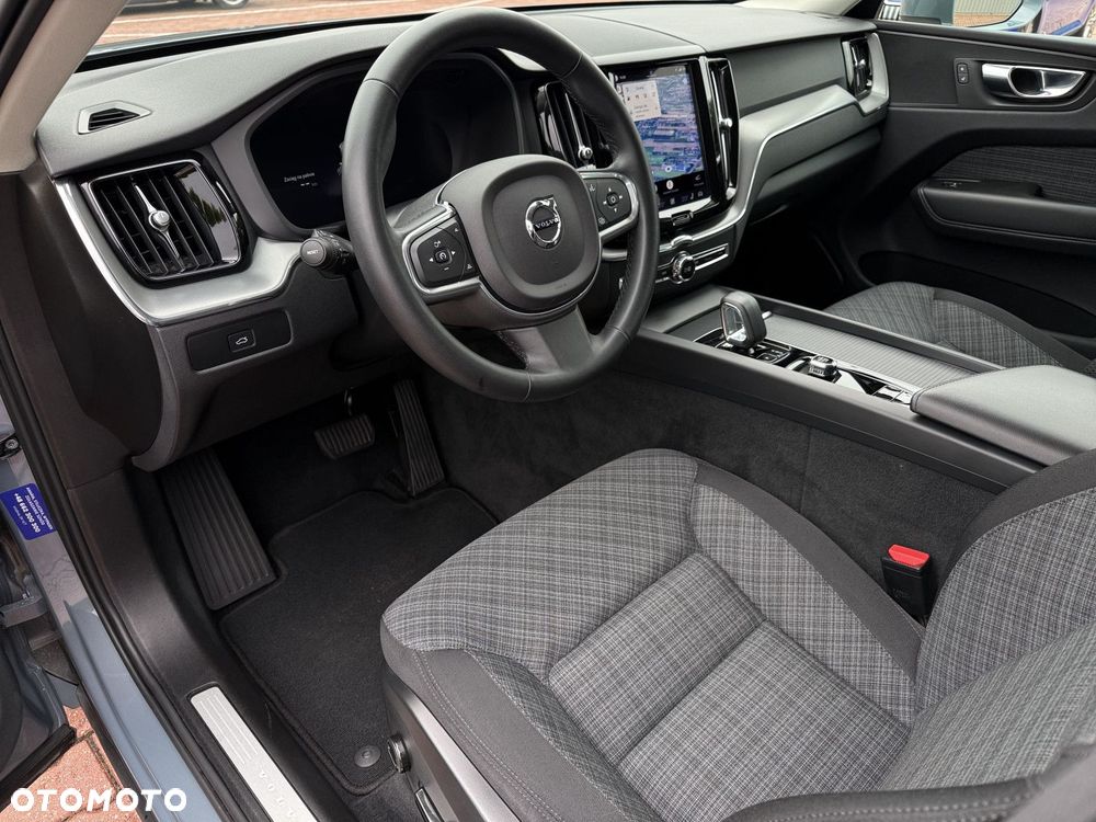 Volvo XC 60 B4 D AWD Core - 9