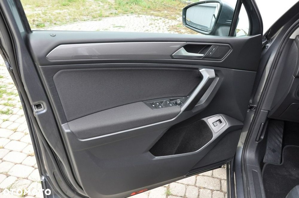 Volkswagen Tiguan Allspace 2.0 TSI 4Mot Life DSG 7os - 10