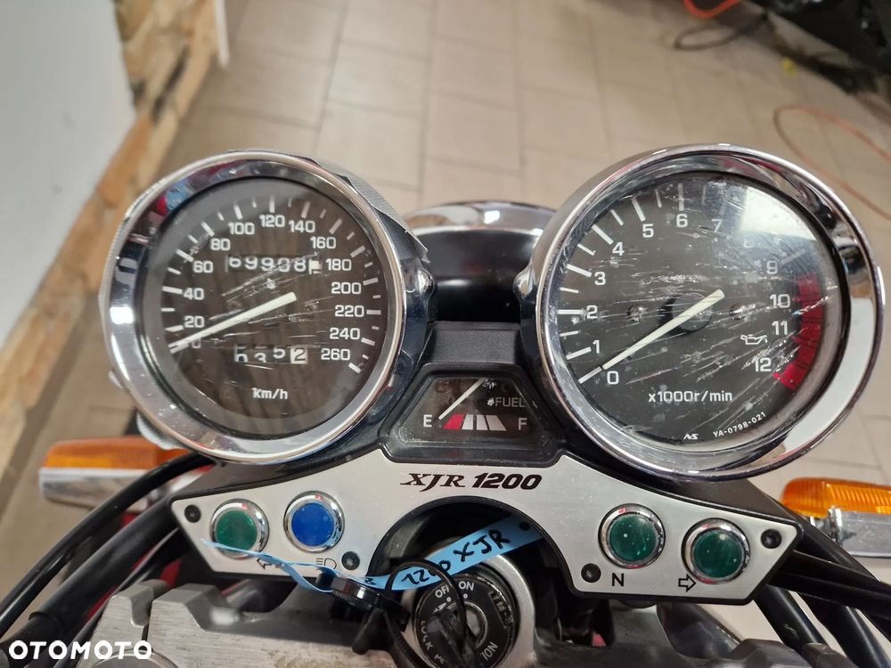 Yamaha XJR - 27