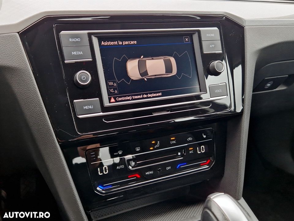 Volkswagen Passat 1.5 TSI ACT DSG Comfortline - 25