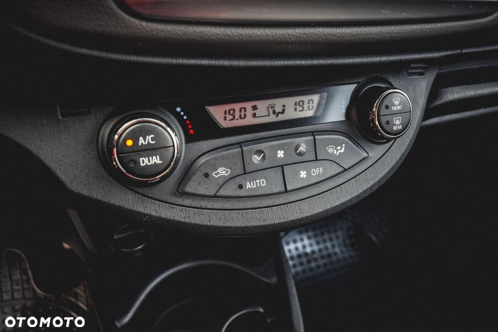 Toyota Yaris - 37