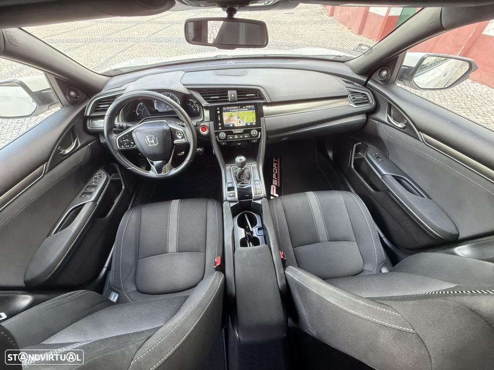 Honda Civic 1.0 i-VTEC Executive - 18