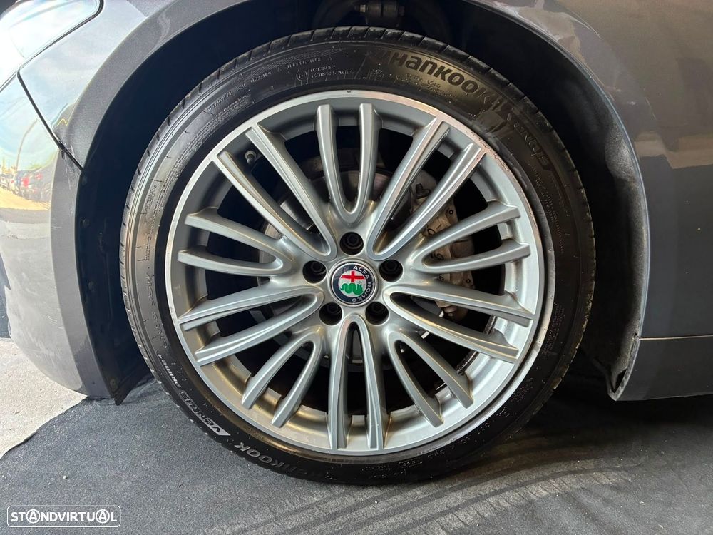 Alfa Romeo Giulia 2.2 D Super AT8 - 16
