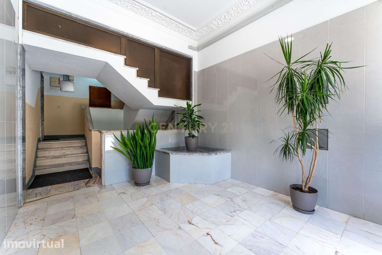 Apartamento T2 em Vila Franca de Xira com Varanda e Ar Condicionado - Grande imagem: 3/22