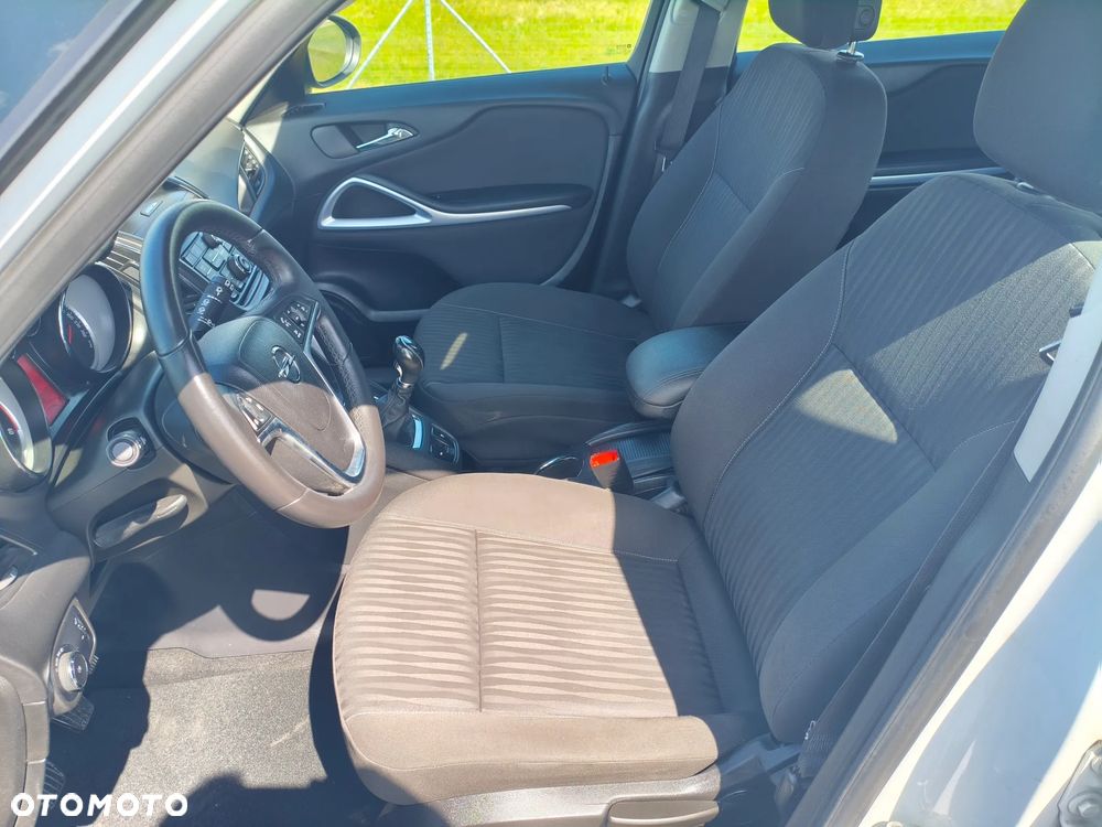 Ford Kuga 2.0 TDCi 2x4 Titanium - 12