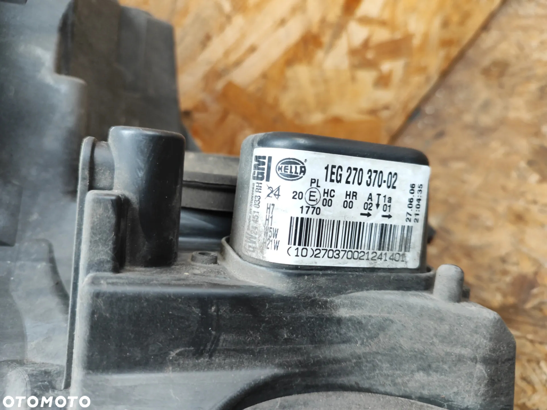 lampa przód lewa HELLA 1EG270370-01 / prawa HELLA 1EG270370-02 kompletna do OPEL Astra H III 04- do małej polerki - 4
