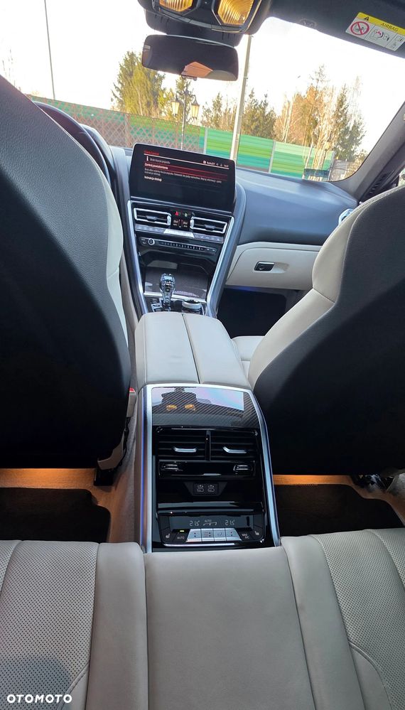 BMW Seria 8 - 34