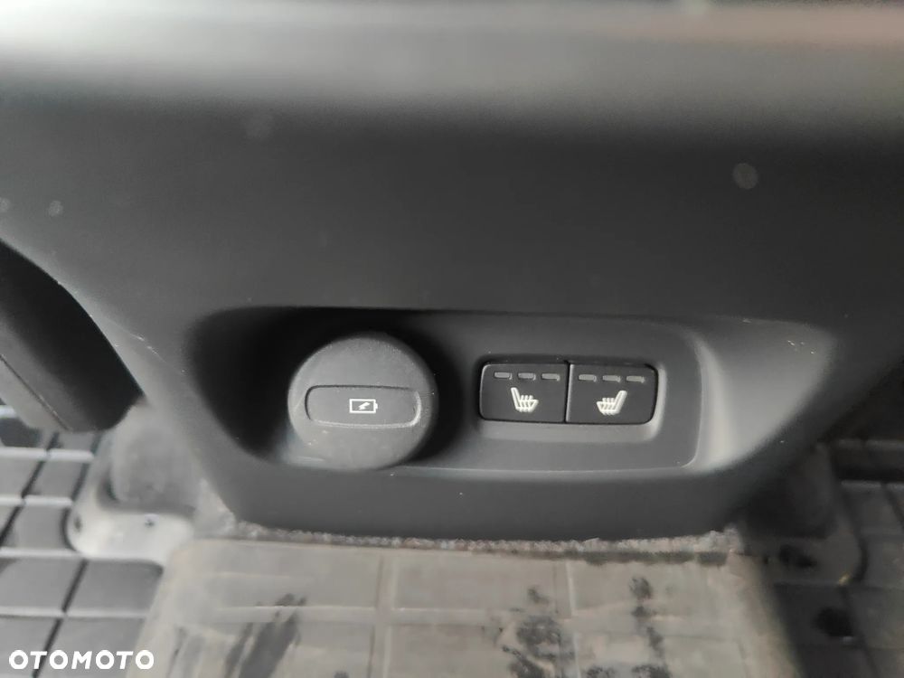 Volvo XC 40 T5 AWD R-Design - 18