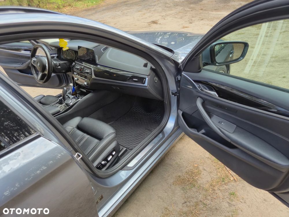 BMW Seria 5 520d Sport Line - 23