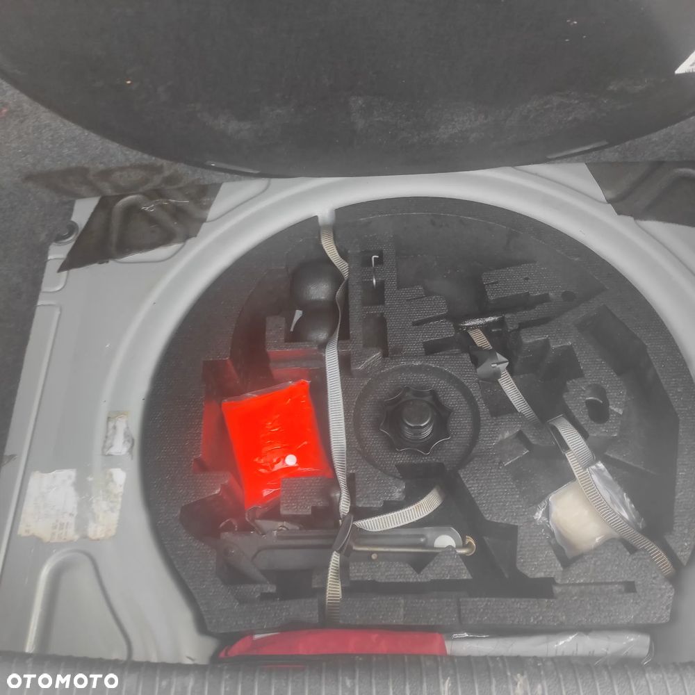 Volkswagen Golf - 16