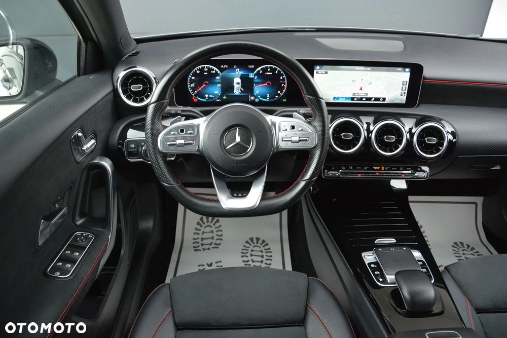 Mercedes-Benz Klasa A 180 7G-DCT AMG Line - 22