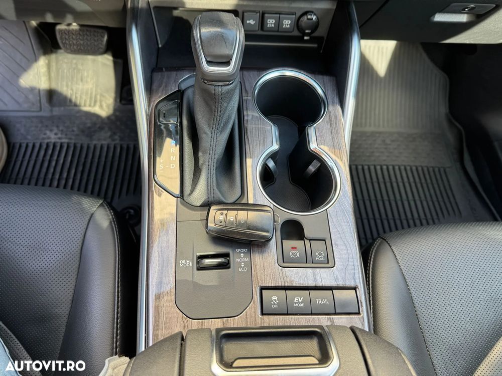 Toyota Highlander 2.5 L Hybrid Dynamic Force 248CP Luxury Pearly - 20